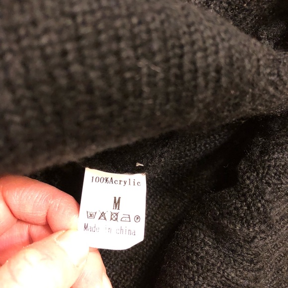 Cableknit Sweater - Picture 3 of 3